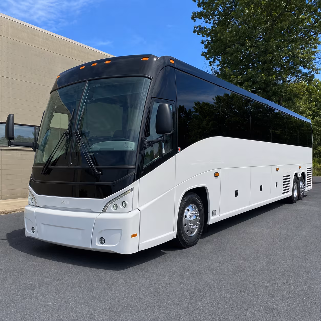 corporate shuttle buses to the world ag expo and regional trade shows